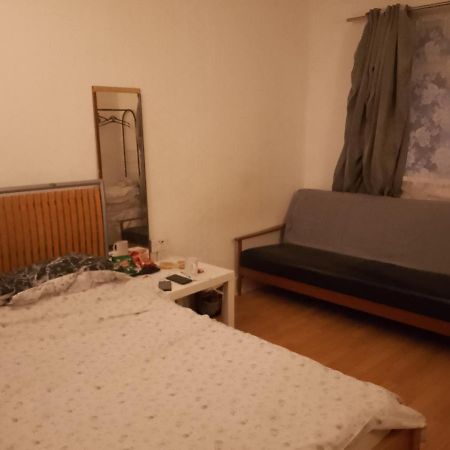 Private Rooms In 3 Bedroom Flat!! Londres Extérieur photo