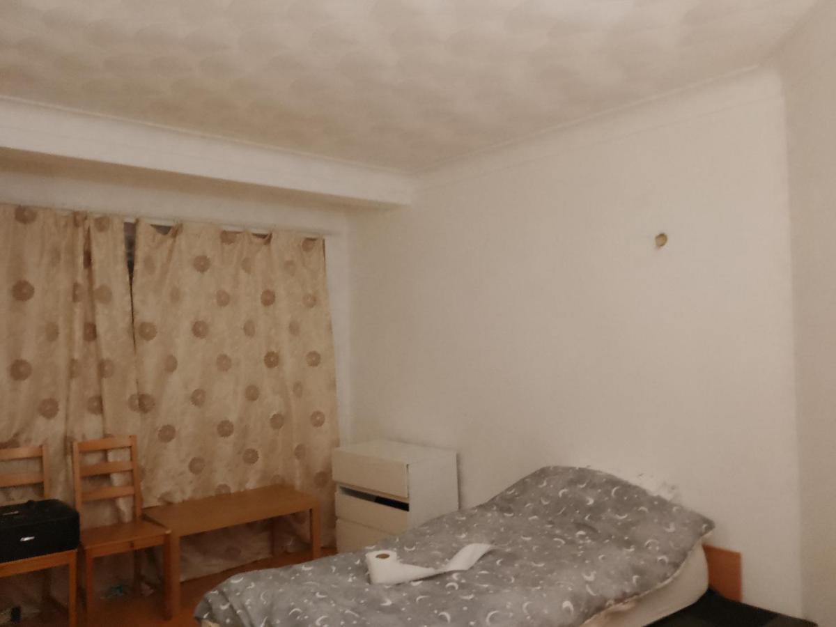 Private Rooms In 3 Bedroom Flat!! Londres Extérieur photo